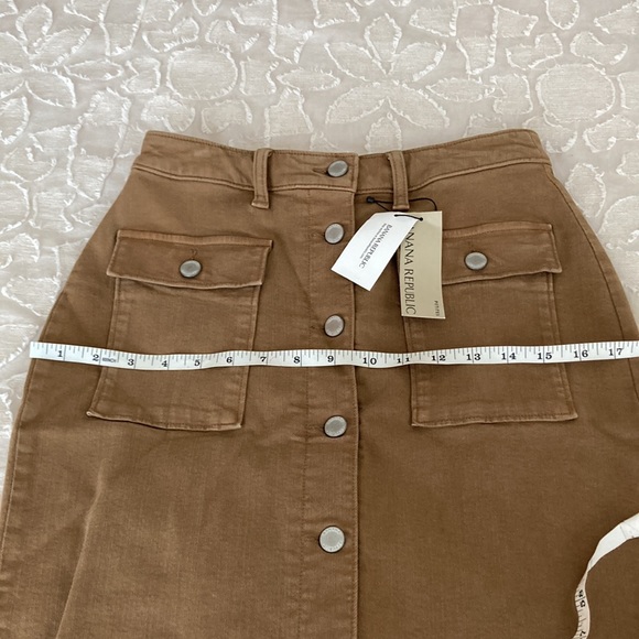 BR button down midi skirt. - Picture 7 of 8